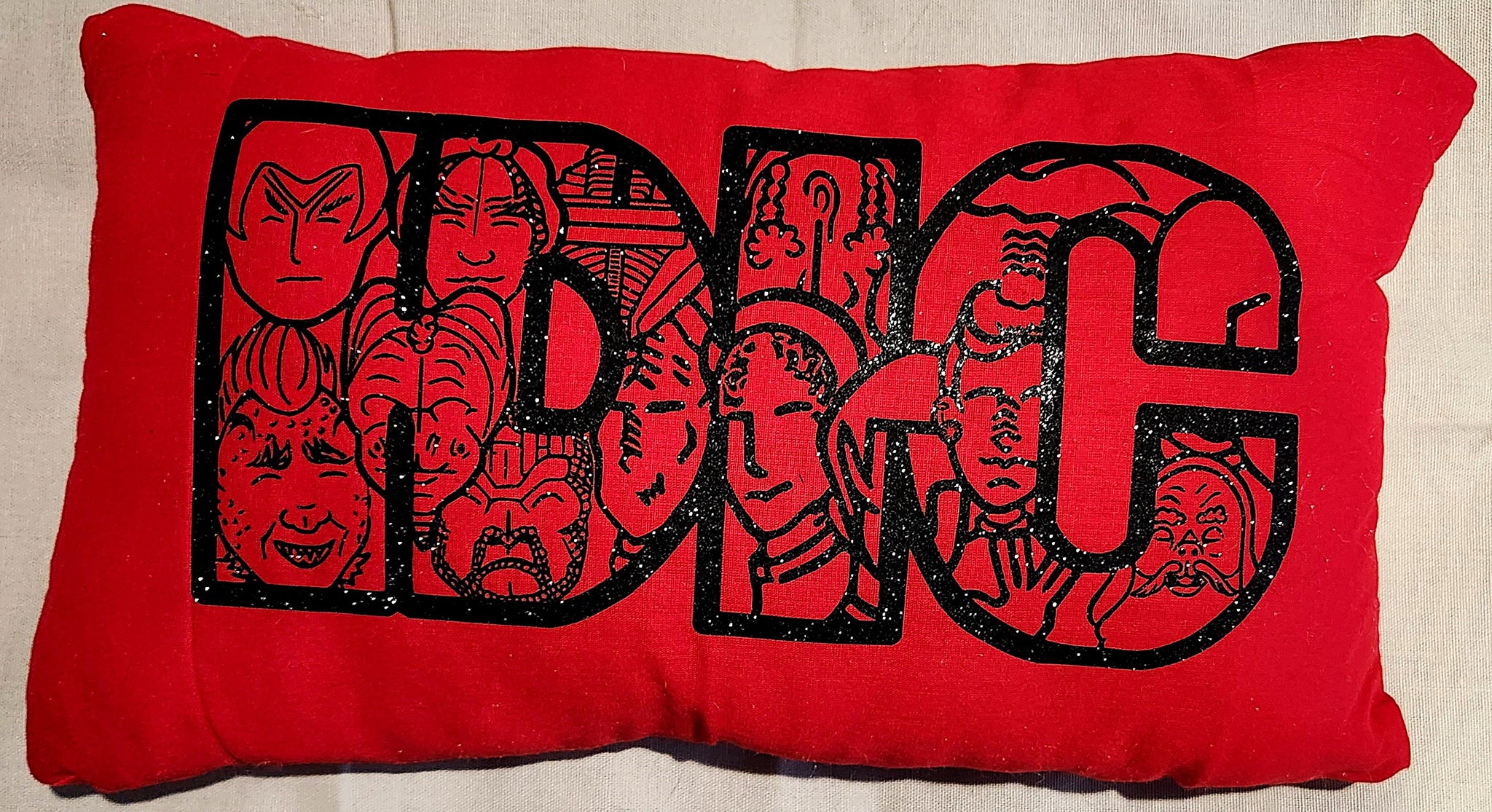 "IDIC" Glitter Black on Red 12"x7"